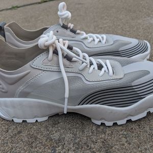 NWOT ASOS White Grey Sneakers Size 6